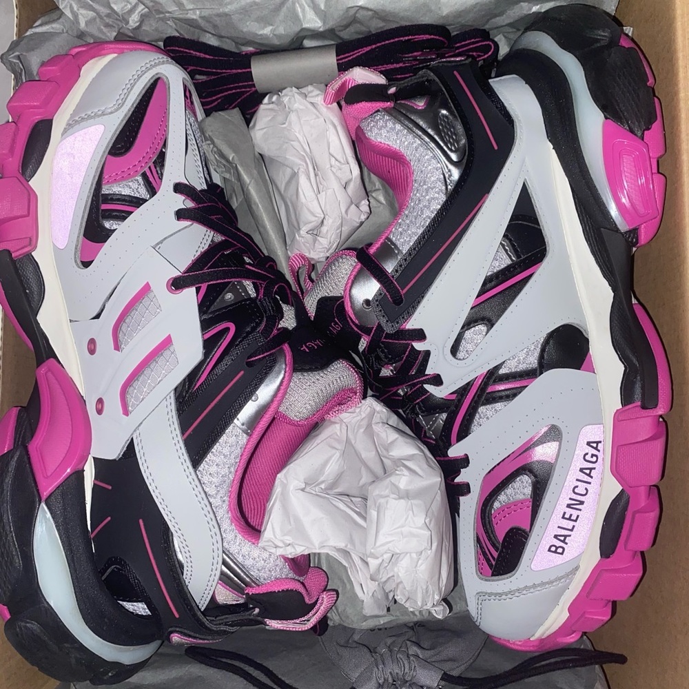 WOMEN'S TRACK LED SNEAKER